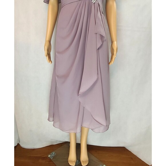 New Mother of the Bride (8) Lilac Chiffon Flutter Sleeve Asymmetrical Midi Dress - Picture 5 of 11